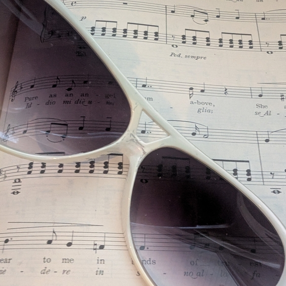 Kenzie Stylish White Aviator Sunglasses - Picture 8 of 11